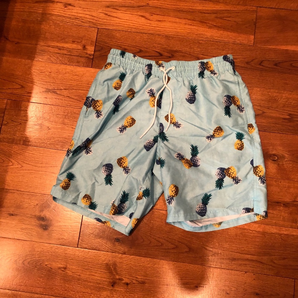 Old navy pineapple